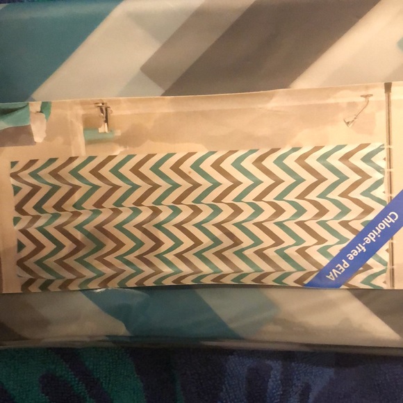 Blue shower curtain new never used - Picture 2 of 5